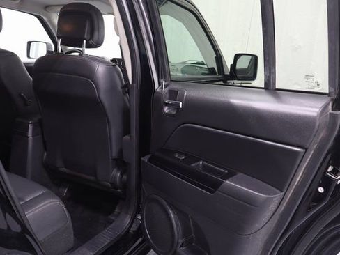 Used 2015 Jeep Patriot High Altitude FWD image 16