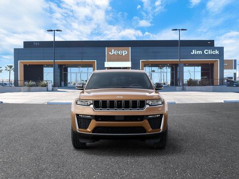 New 2026 Jeep Grand Cherokee Limited w/ Luxury Tech Group II AWD/4WD image 6