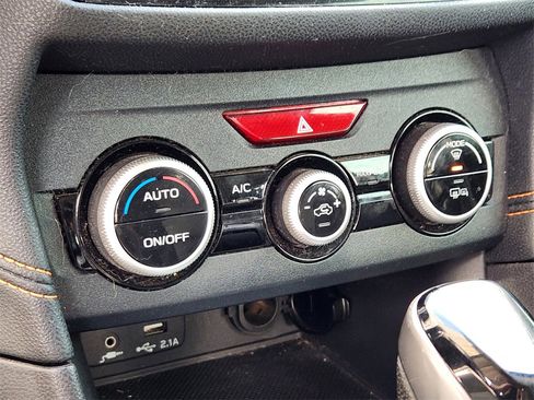 Used 2021 Subaru Crosstrek 2.0i Premium w/ Moonroof Package image 13