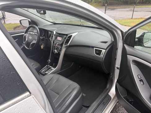 Used 2013 Hyundai Elantra GT w/ Style Pkg FWD image 11