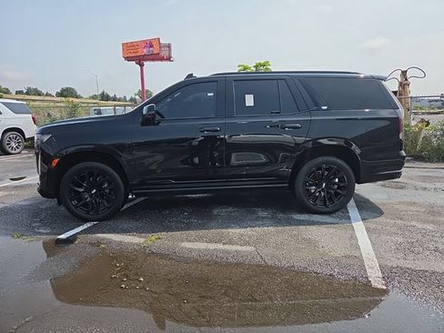 Used 2023 Cadillac Escalade Sport Platinum w/ LPO, ONYX Package AWD/4WD image 2