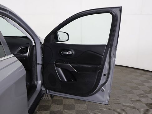 Used 2022 Jeep Cherokee Limited image 20