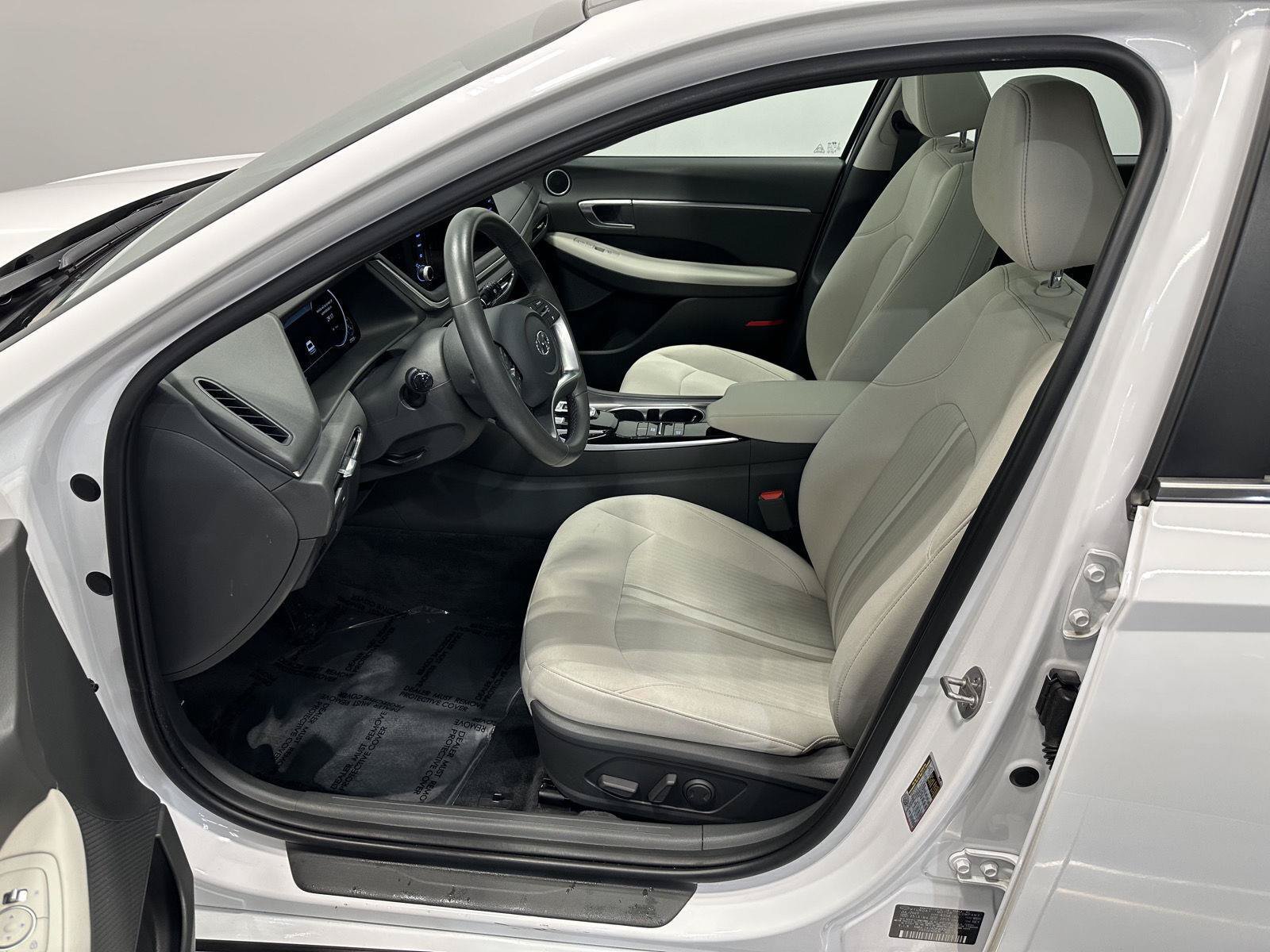 Certified 2023 Hyundai Sonata SEL w/ Convenience Package FWD image 11