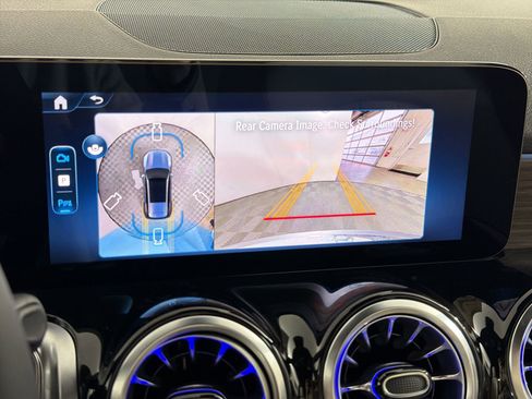 Used 2026 Mercedes-Benz GLB 250 4MATIC image 24