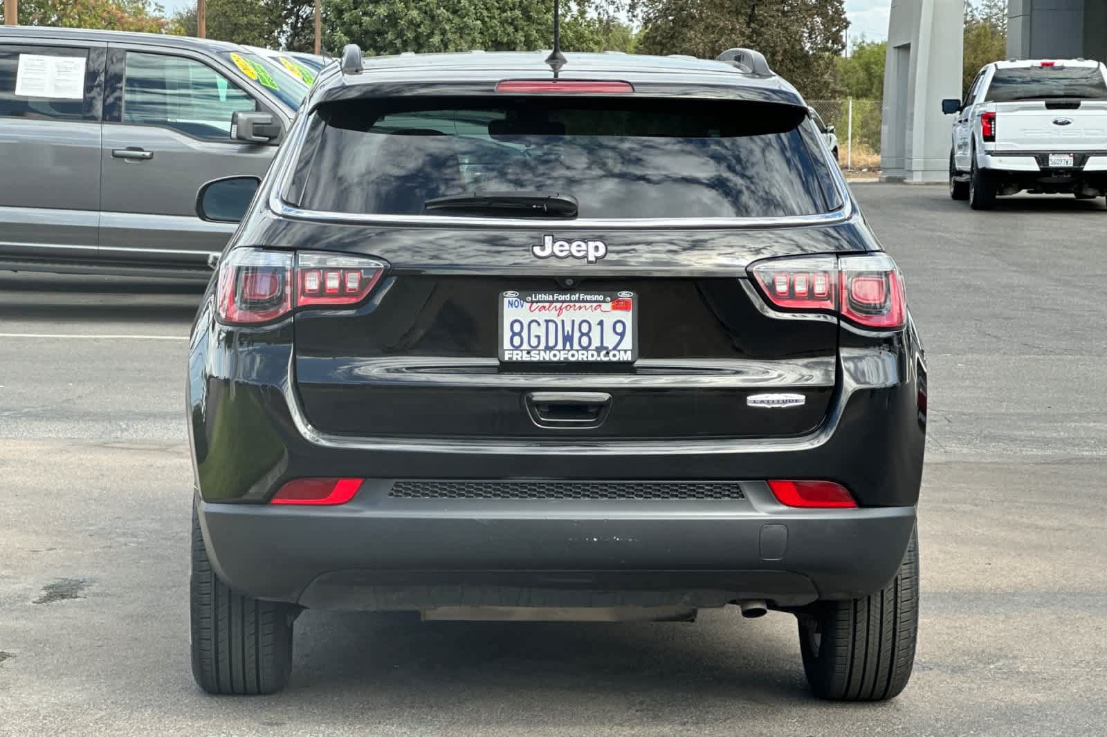 Used 2018 Jeep Compass Latitude FWD image 7