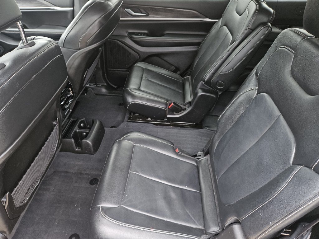 Used 2023 Jeep Grand Cherokee L Limited w/ Black Appearance Package RWD image 30