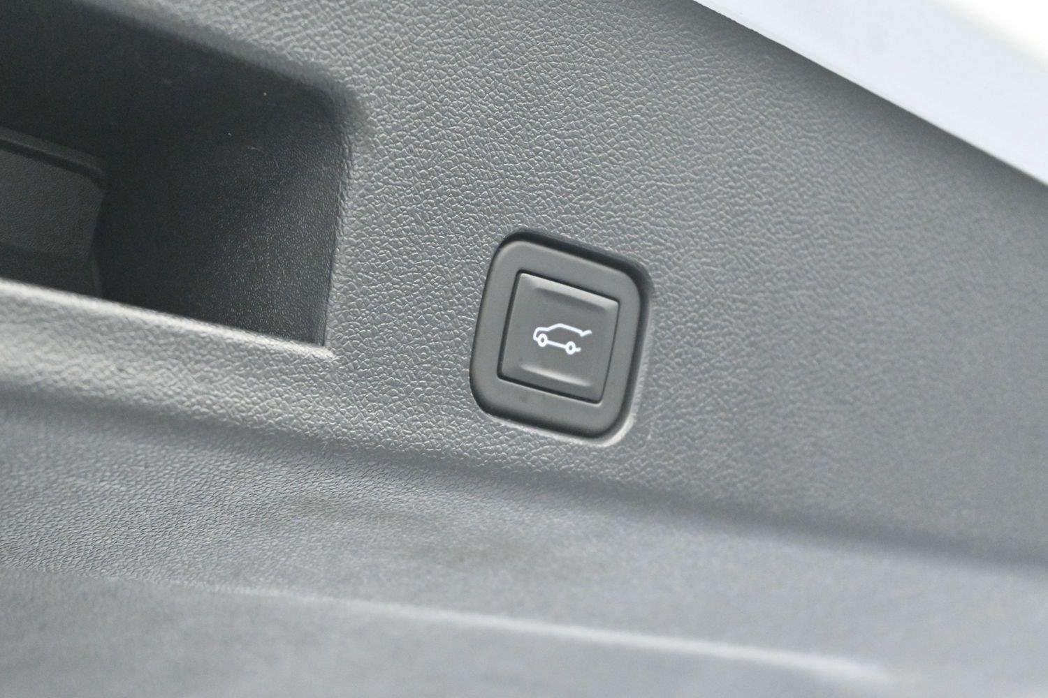 Used 2025 Chevrolet Traverse High Country FWD image 11