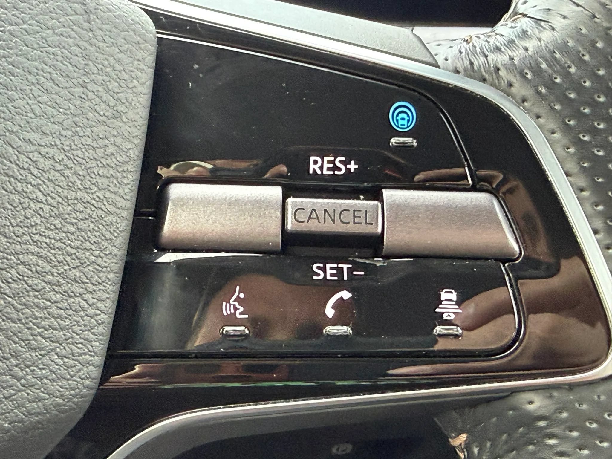 Used 2023 Nissan Ariya FWD image 27