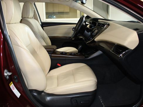 Used 2014 Toyota Avalon XLE Touring FWD image 29