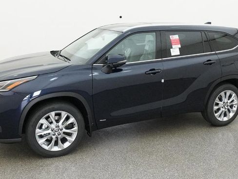 New 2026 Toyota Highlander Limited AWD/4WD image 3