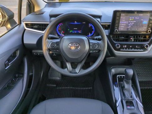 Used 2022 Toyota Corolla LE image 15