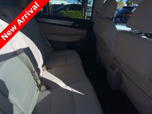 Used 2017 Subaru Outback 2.5i Premium image 18
