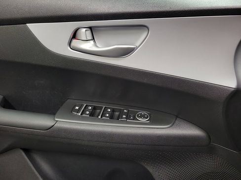 Used 2024 Kia Forte LX image 18