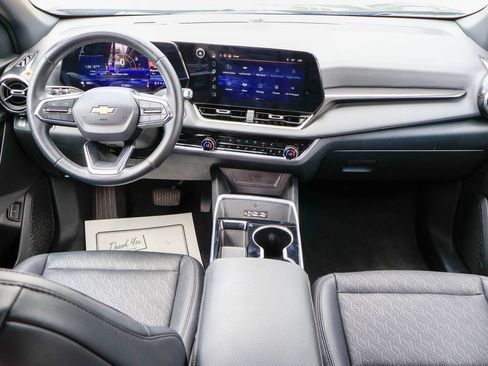 Used 2025 Chevrolet Equinox LT FWD image 6