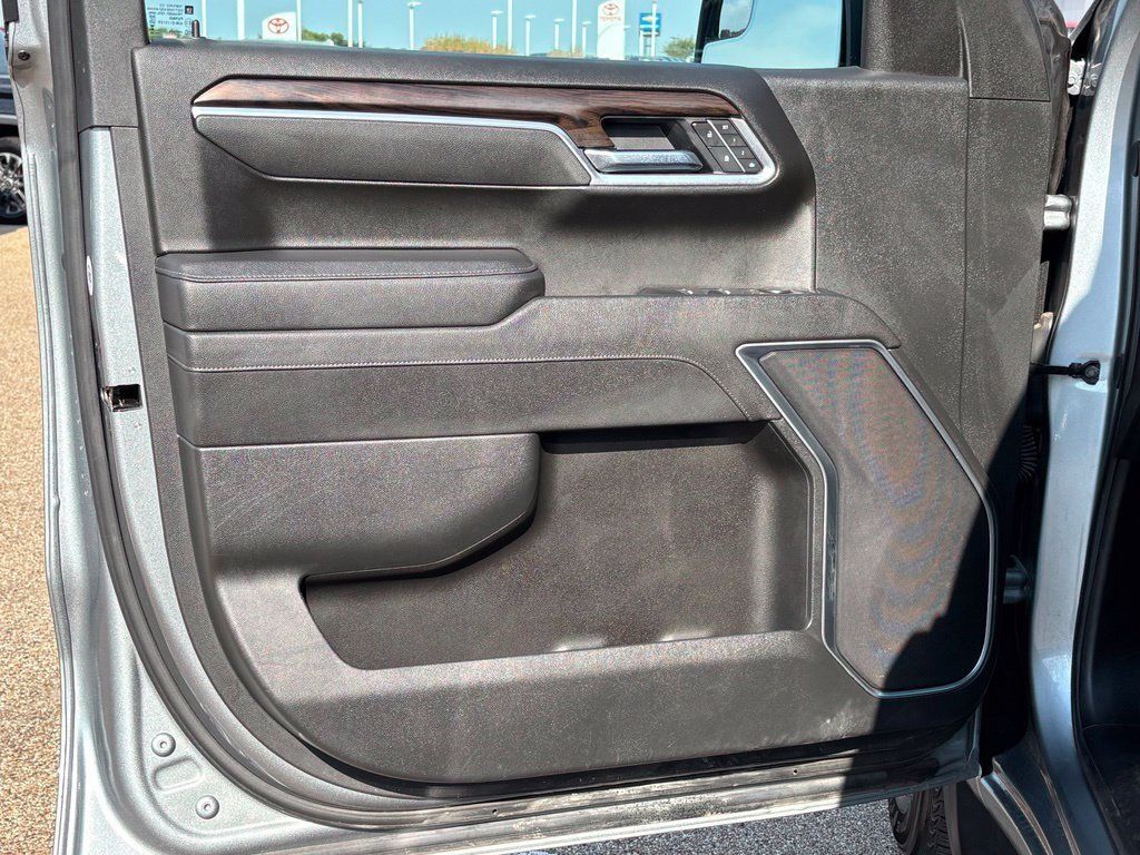 Used 2025 GMC Sierra 1500 SLT RWD image 26