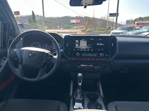 Used 2025 Nissan Frontier PRO-4X image 14