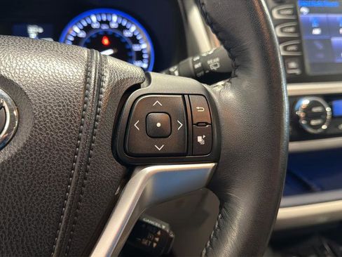 Used 2015 Toyota Highlander Limited image 27
