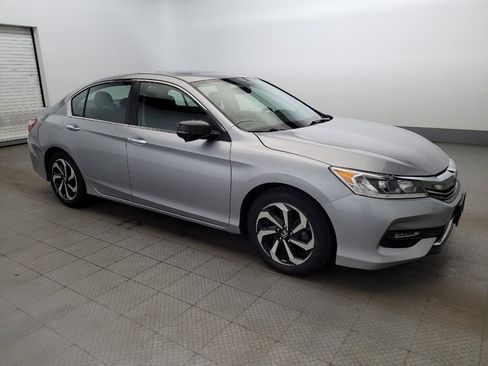 Used 2017 Honda Accord EX image 11