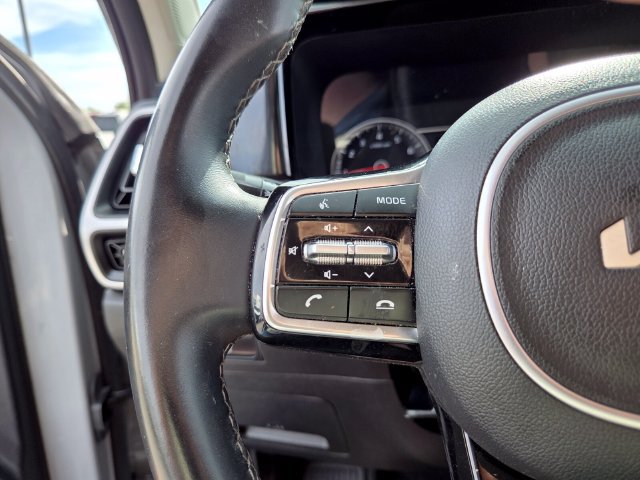 Used 2023 Kia Sorento EX w/ Panoramic Sunroof Package FWD image 21