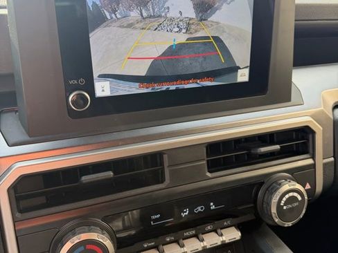 Used 2025 Toyota 4Runner SR5 AWD/4WD image 19