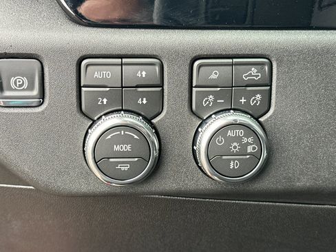 Used 2026 GMC Sierra 2500 SLT w/ SLT Premium Package image 39