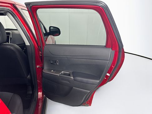 Used 2025 Mitsubishi Outlander Sport AWD image 28