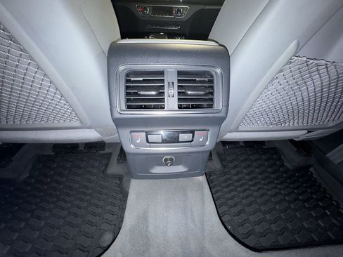 Used 2018 Audi Q5 Prestige w/ Prestige Package image 29