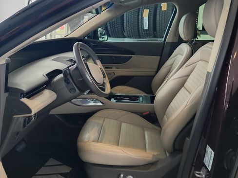 Used 2024 Lincoln Nautilus Reserve w/ Equipment Group 202A image 10