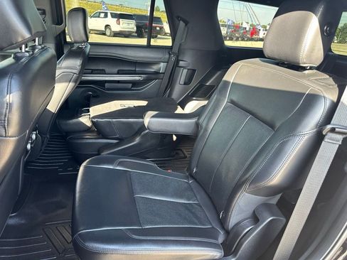 Used 2020 Ford Expedition XLT w/ Equipment Group 202A RWD image 20