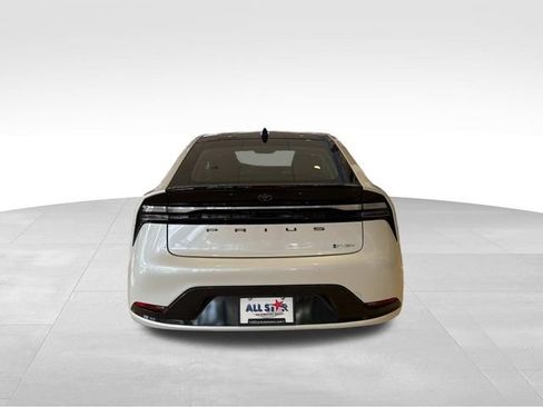 New 2026 Toyota Prius Plug-In Hybrid FWD image 7