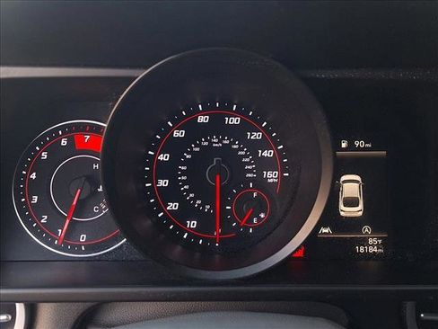 Used 2023 Hyundai Elantra SE image 11