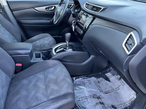 Used 2016 Nissan Rogue S image 21