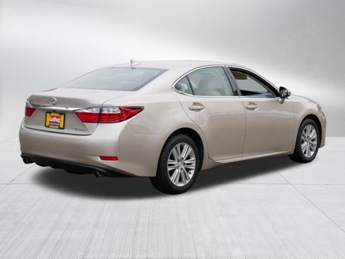 Used 2015 Lexus ES 350 w/ Premium Package FWD image 7