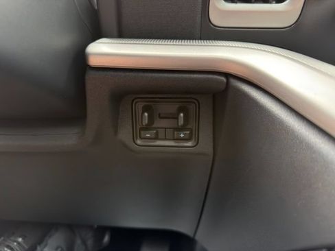 Used 2025 Ford Expedition Active AWD/4WD image 52