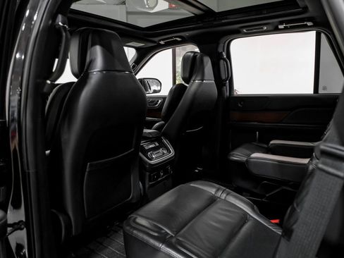 Used 2021 Lincoln Navigator Reserve image 36