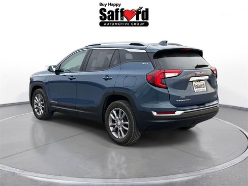 Used 2024 GMC Terrain SLT image 5