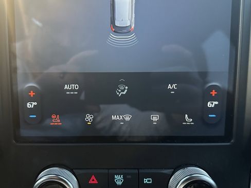 Used 2024 Ford Edge Titanium image 29