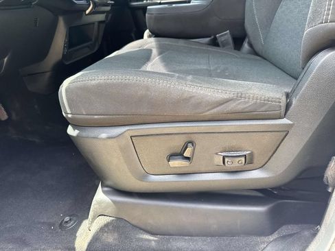 Used 2025 RAM 2500 Big Horn AWD/4WD image 18