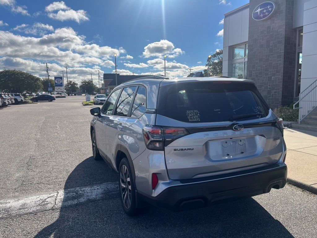 Used 2025 Subaru Forester Touring AWD/4WD image 6