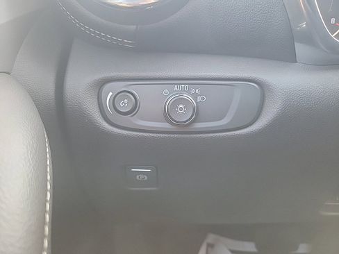 Certified 2023 Chevrolet Blazer LT w/ Convenience Package image 10