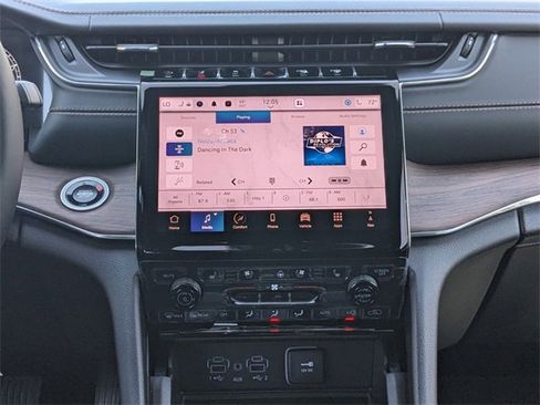 New 2025 Jeep Grand Cherokee L Summit w/ Luxury Tech Group V image 17