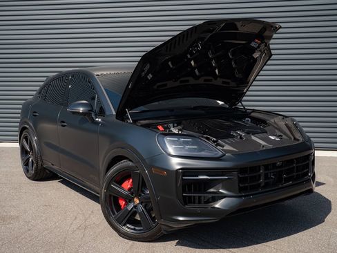 Certified 2026 Porsche Cayenne GTS image 35