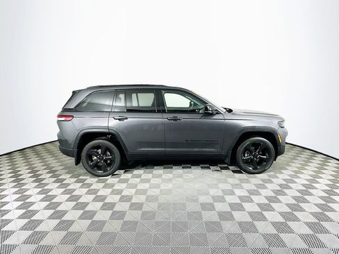 Certified 2024 Jeep Grand Cherokee Altitude image 14