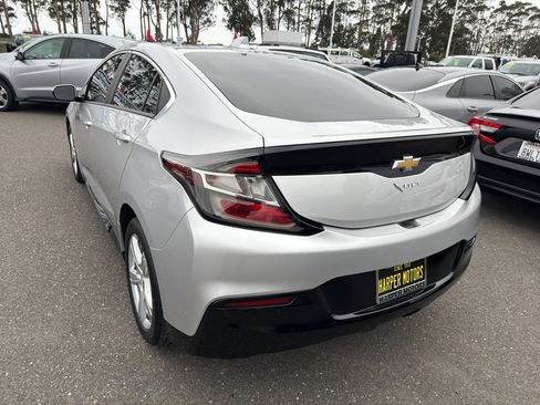 Used 2018 Chevrolet Volt LT w/ Comfort Package image 21