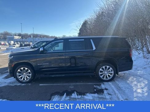 Used 2023 Chevrolet Suburban Premier image 8