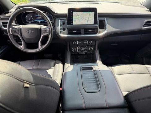 Used 2022 Chevrolet Suburban RST w/ Luxury Package RWD image 14
