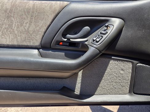 Used 2002 Chevrolet Camaro Z28 RWD image 13