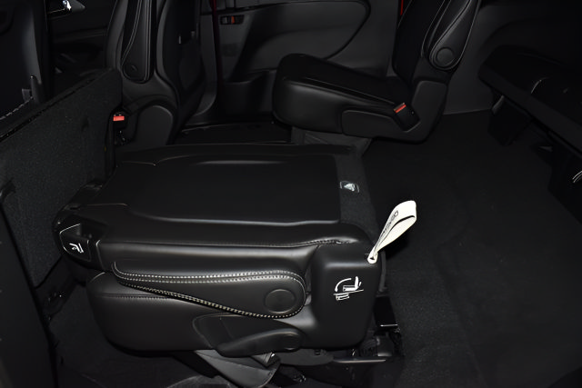 New 2026 Chrysler Pacifica Select FWD image 29