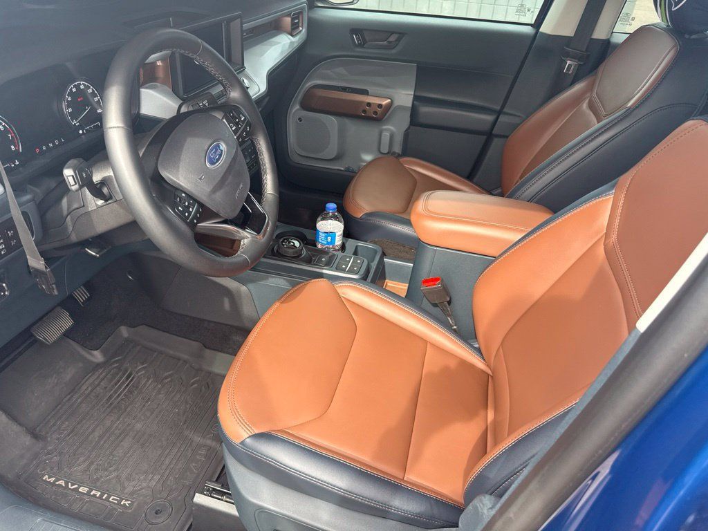 Used 2023 Ford Maverick Lariat w/ Lariat Luxury Package AWD/4WD image 3