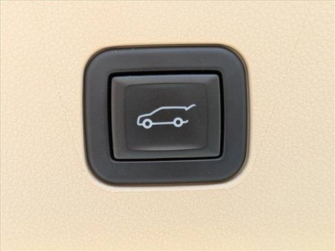 Used 2023 Cadillac Escalade Premium Luxury w/ Performance Package image 24